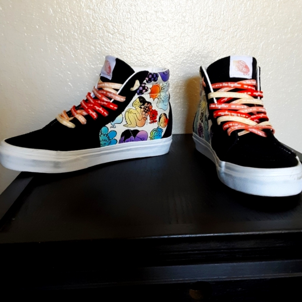 Van's Size 9 Black with sunset laces and rainbow doodles